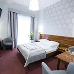 Riviera Hotel