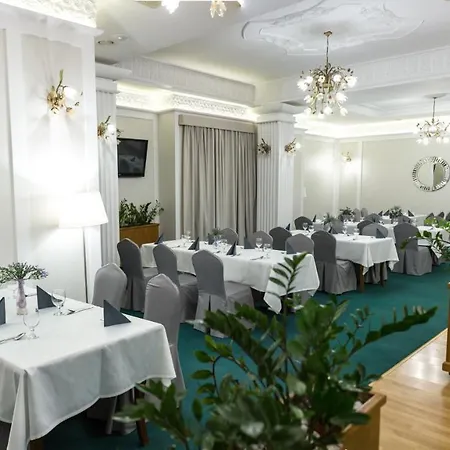 Riviera 3* ז'שוב
